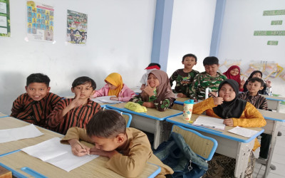 Siswa MI Muhammadiyah 25 Surabaya Tulis Surat untuk Presiden di Hari Pahlawan